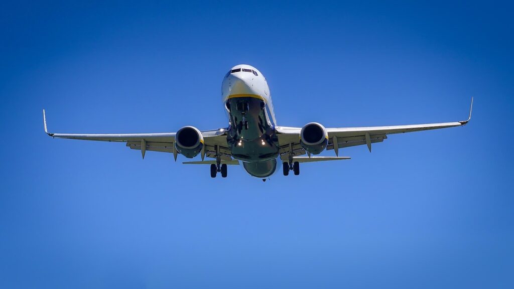 Delta Flight DL275 emergency landing scene