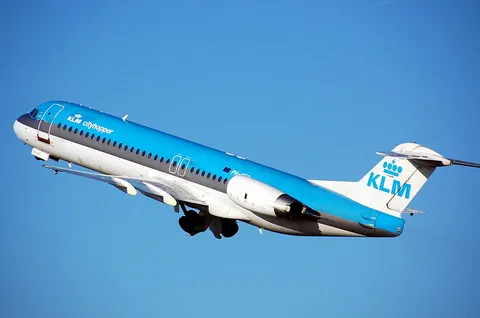 KLM Flight KL635 Diverts to Glasgow After Declaring Emergency